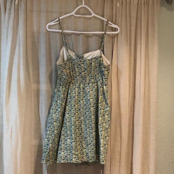Forever 21 Spring Floral Dress - Picture 3 of 6